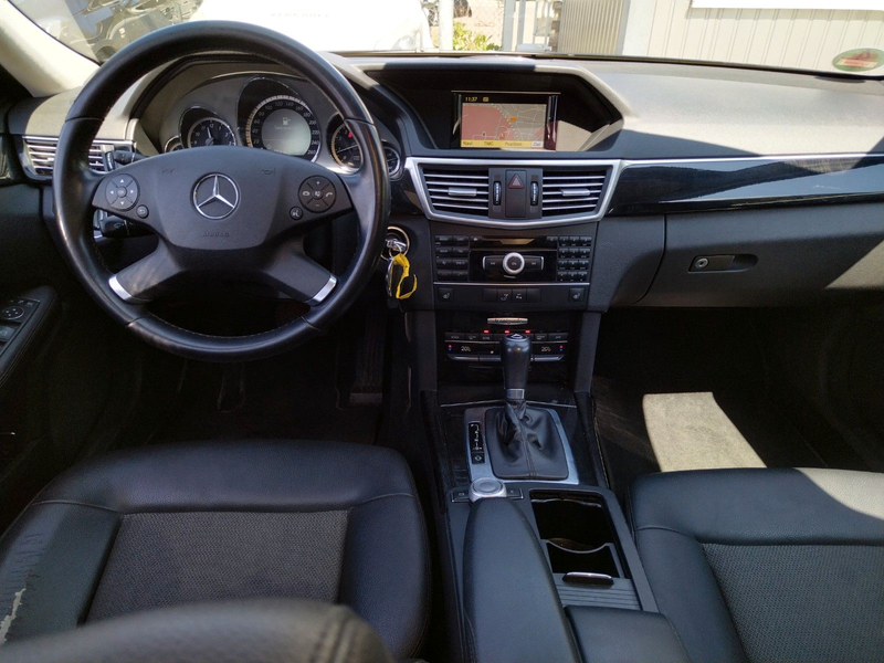Mercedes-Benz E 200 T-Model CGI+XENON+:PANO+NAVI+ILS+PDC+EURO5 — photo 9