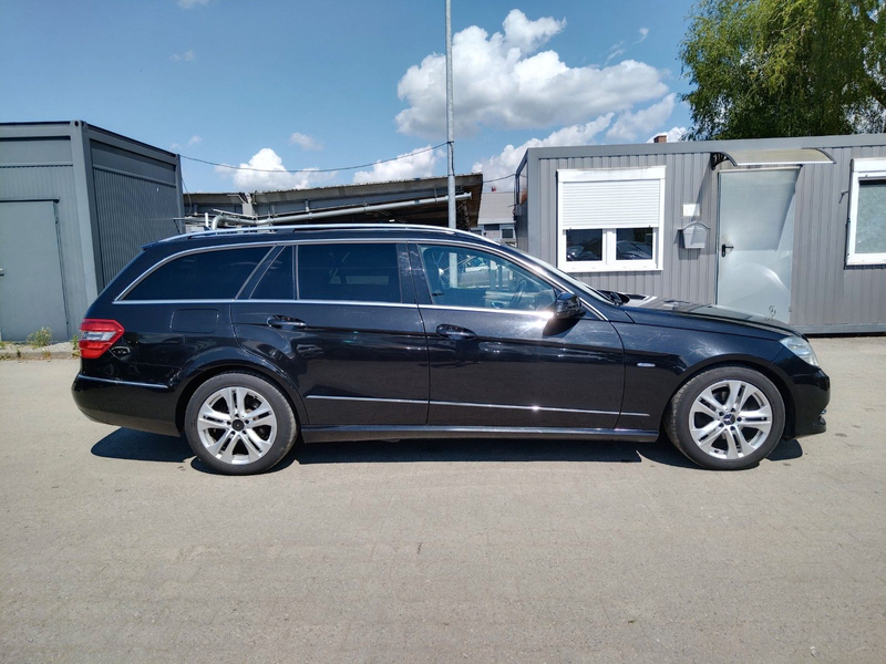 Mercedes-Benz E 200 T-Model CGI+XENON+:PANO+NAVI+ILS+PDC+EURO5 — photo 5