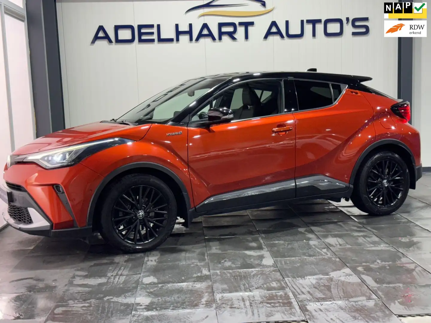Toyota C-HR 2.0 Hybrid Executive Automaat / Navigatie full map Orange - 1