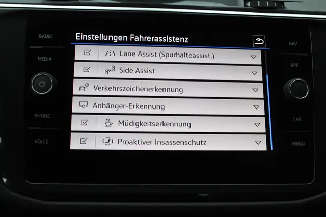 Volkswagen Tiguan Allspace view 22