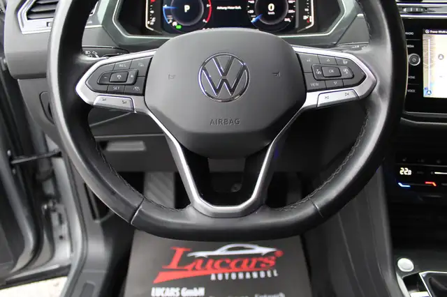 Volkswagen Tiguan Allspace view 11
