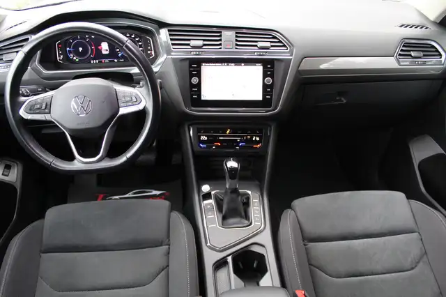 Volkswagen Tiguan Allspace view 10
