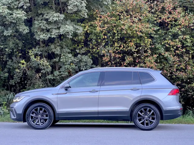 Volkswagen Tiguan Allspace view 6
