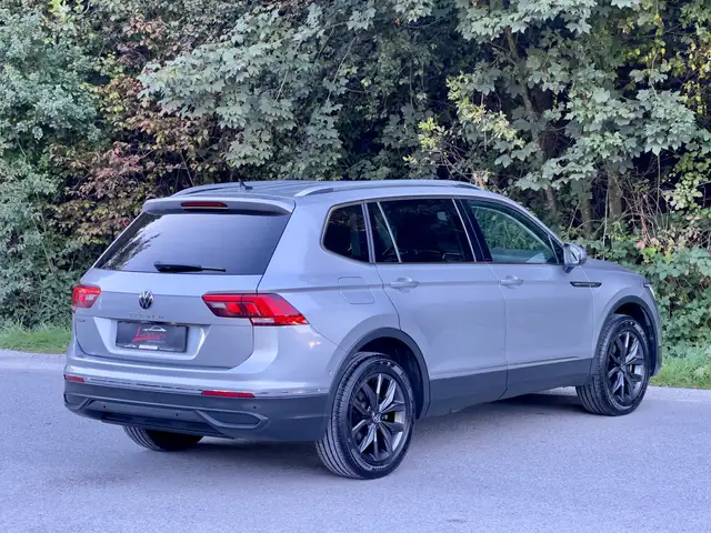 Volkswagen Tiguan Allspace view 5