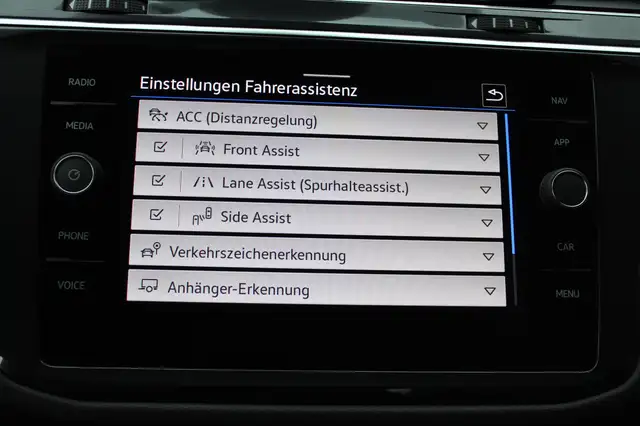 Volkswagen Tiguan Allspace view 21