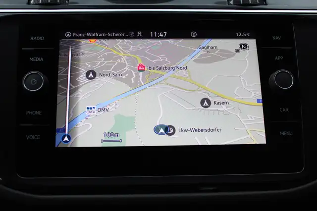 Volkswagen Tiguan Allspace view 16
