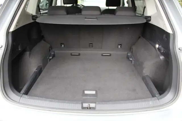 Volkswagen Tiguan Allspace view 27