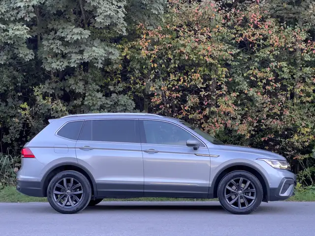 Volkswagen Tiguan Allspace view 3