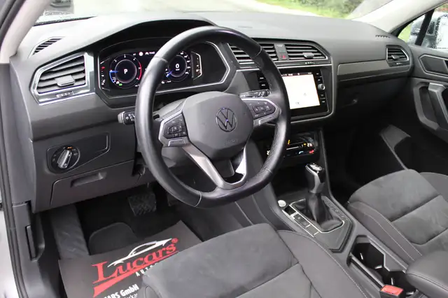 Volkswagen Tiguan Allspace view 8