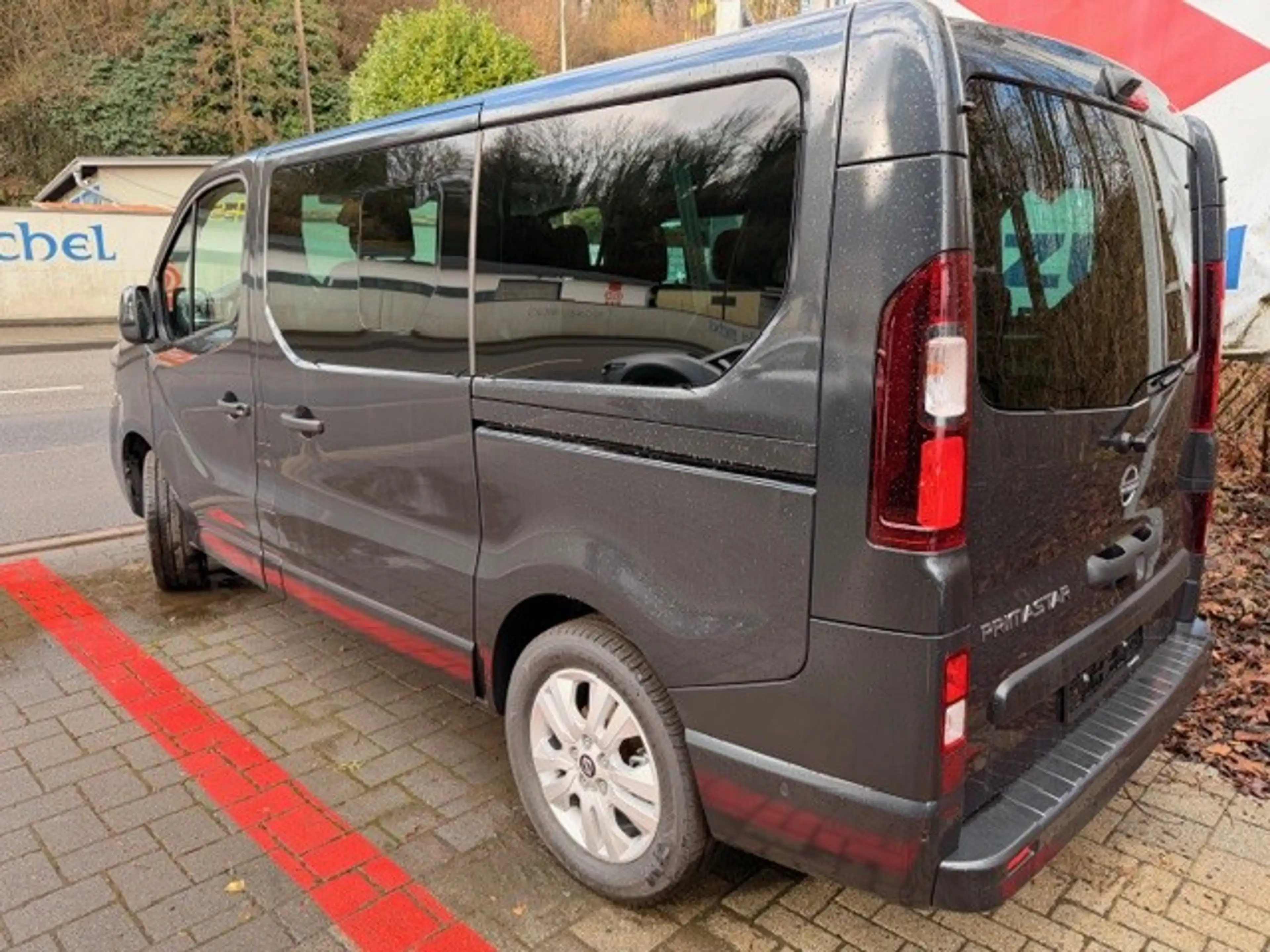 Nissan Primastar Kombi9 L1H1 2,8t dci170 AT TEKNA 2ST HK Design — photo 3