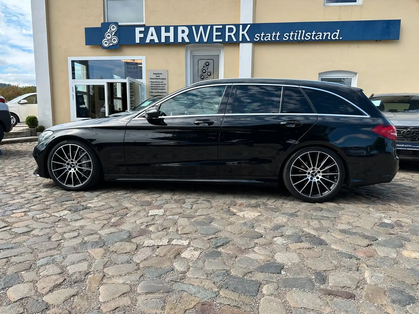 Mercedes-Benz C 400 T-Modell C 400 T 4Matic AHK Leder Noir - 2