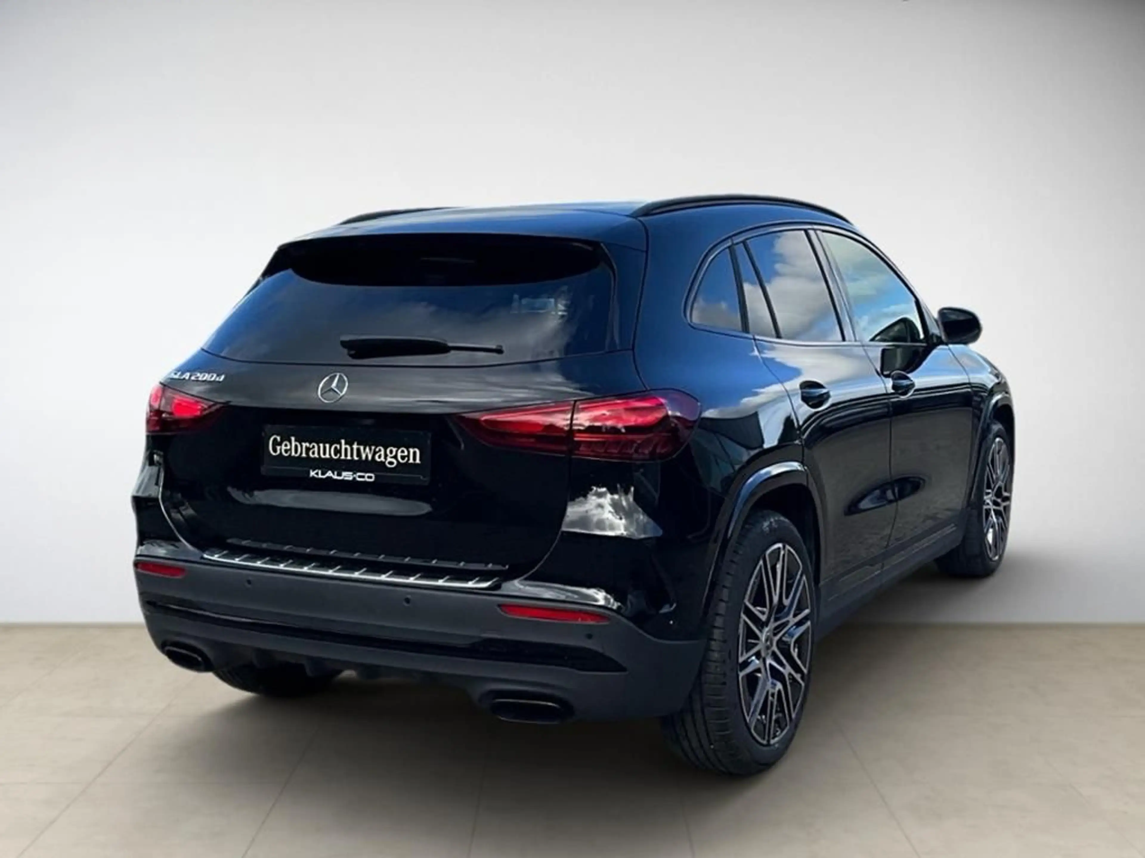 Mercedes-Benz GLA 200 d AMG AUT Kam. KlimaA LED LM PDC ParkAss — photo 4