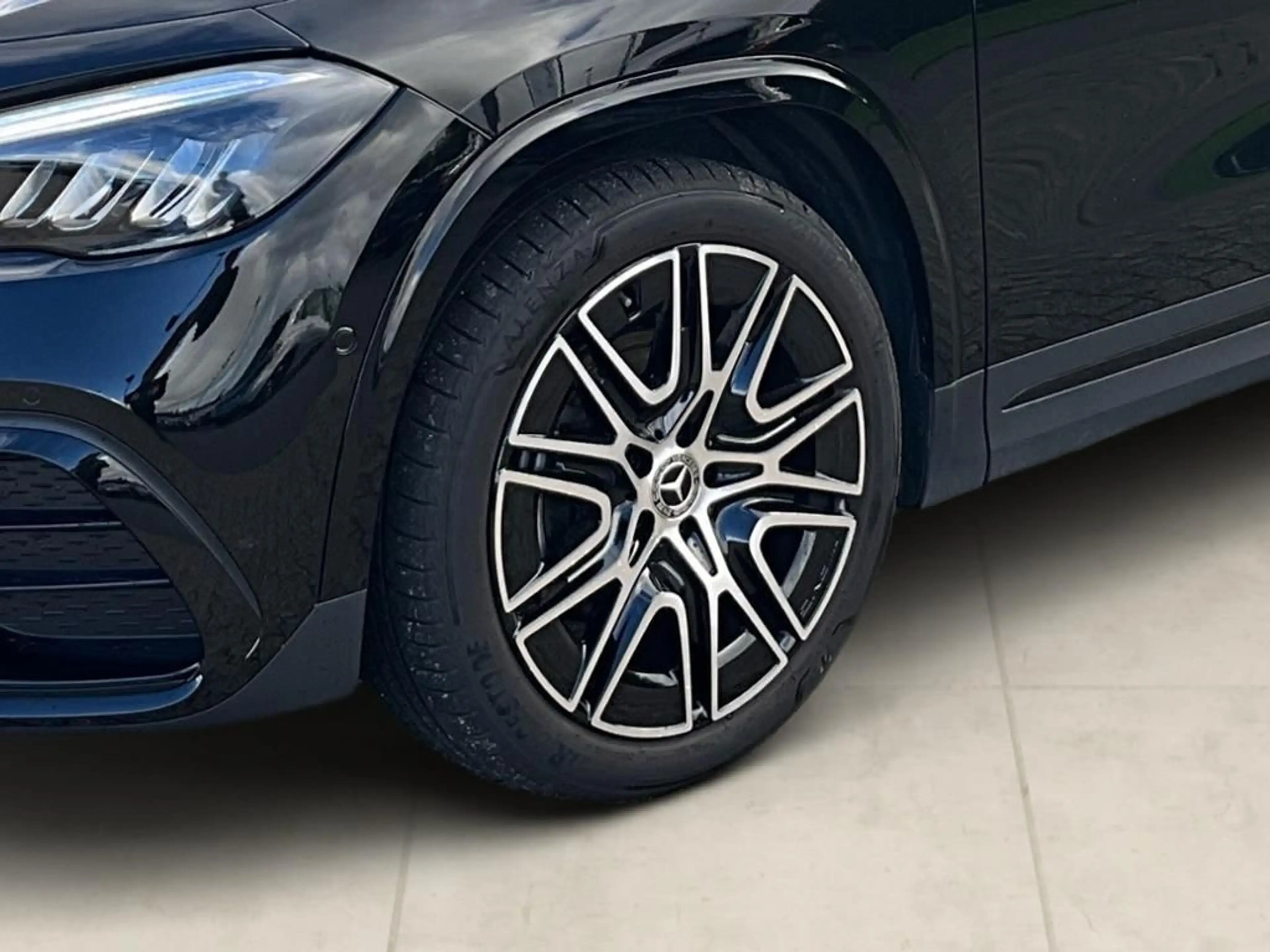 Mercedes-Benz GLA 200 d AMG AUT Kam. KlimaA LED LM PDC ParkAss — photo 7