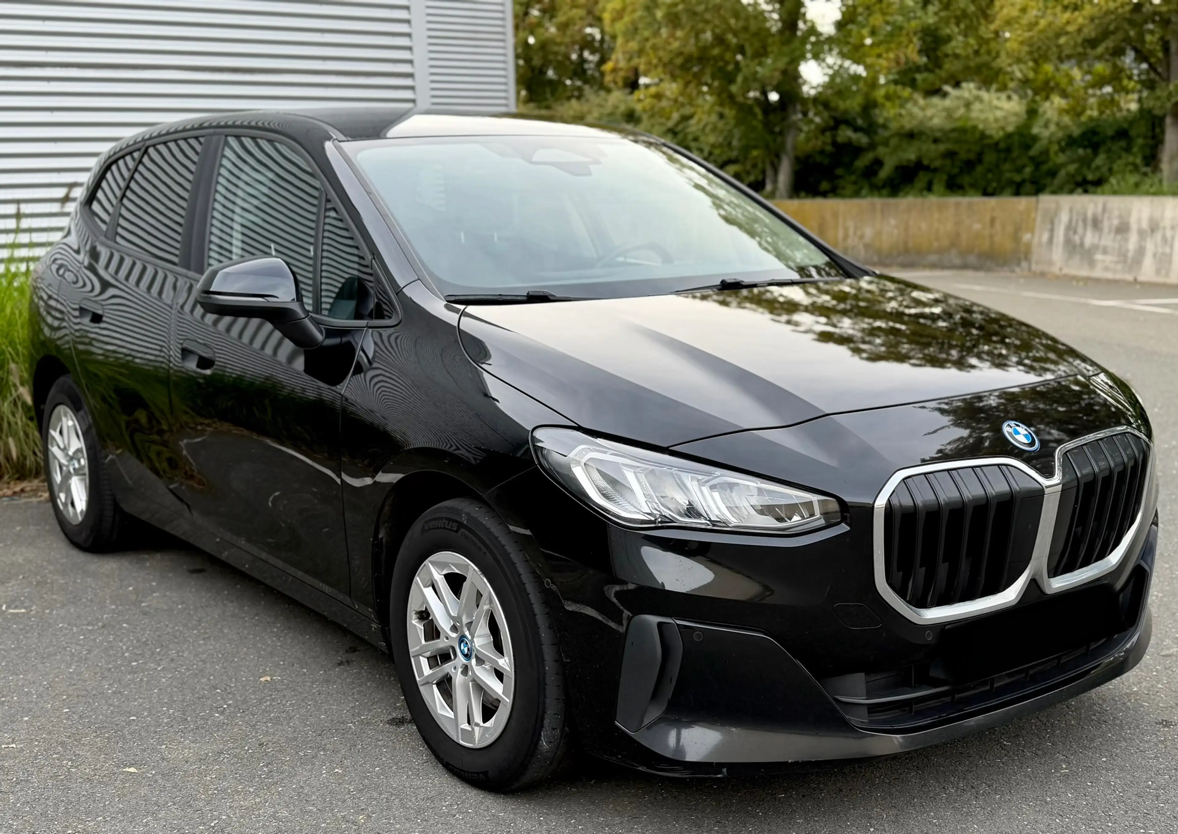 BMW 225 Active Tourer PHEV 225xeA (180 kW) — photo 2