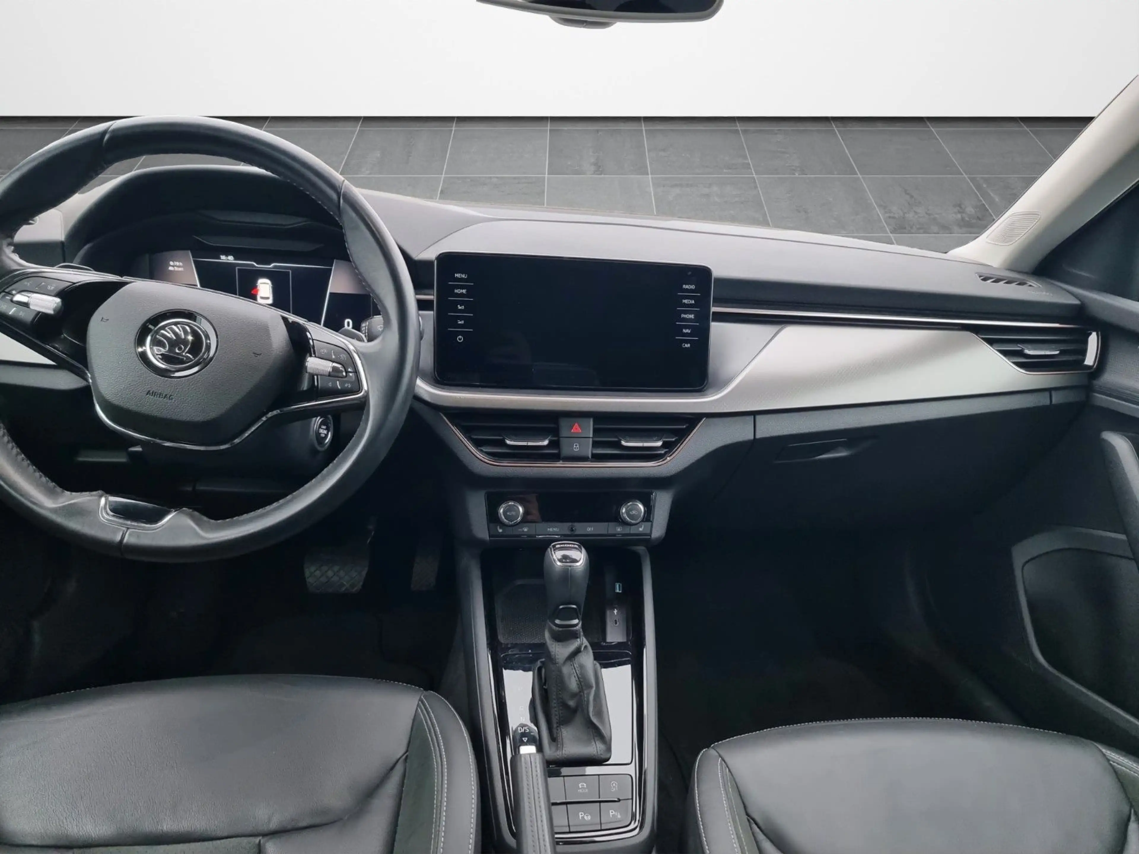 Skoda Kamiq Style CarPlay Kamera AHK Spurh. Leder — photo 12