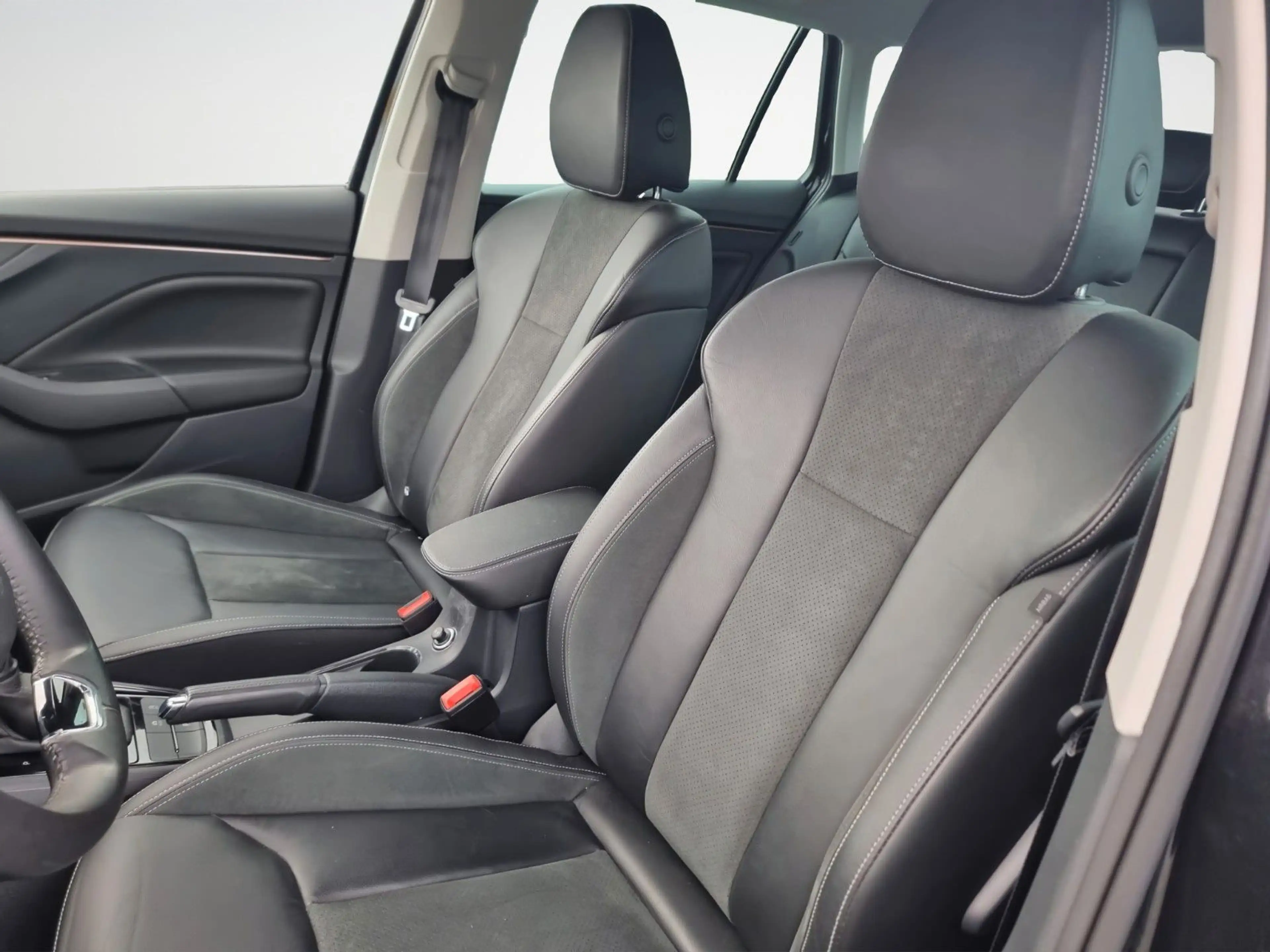 Skoda Kamiq Style CarPlay Kamera AHK Spurh. Leder — photo 8