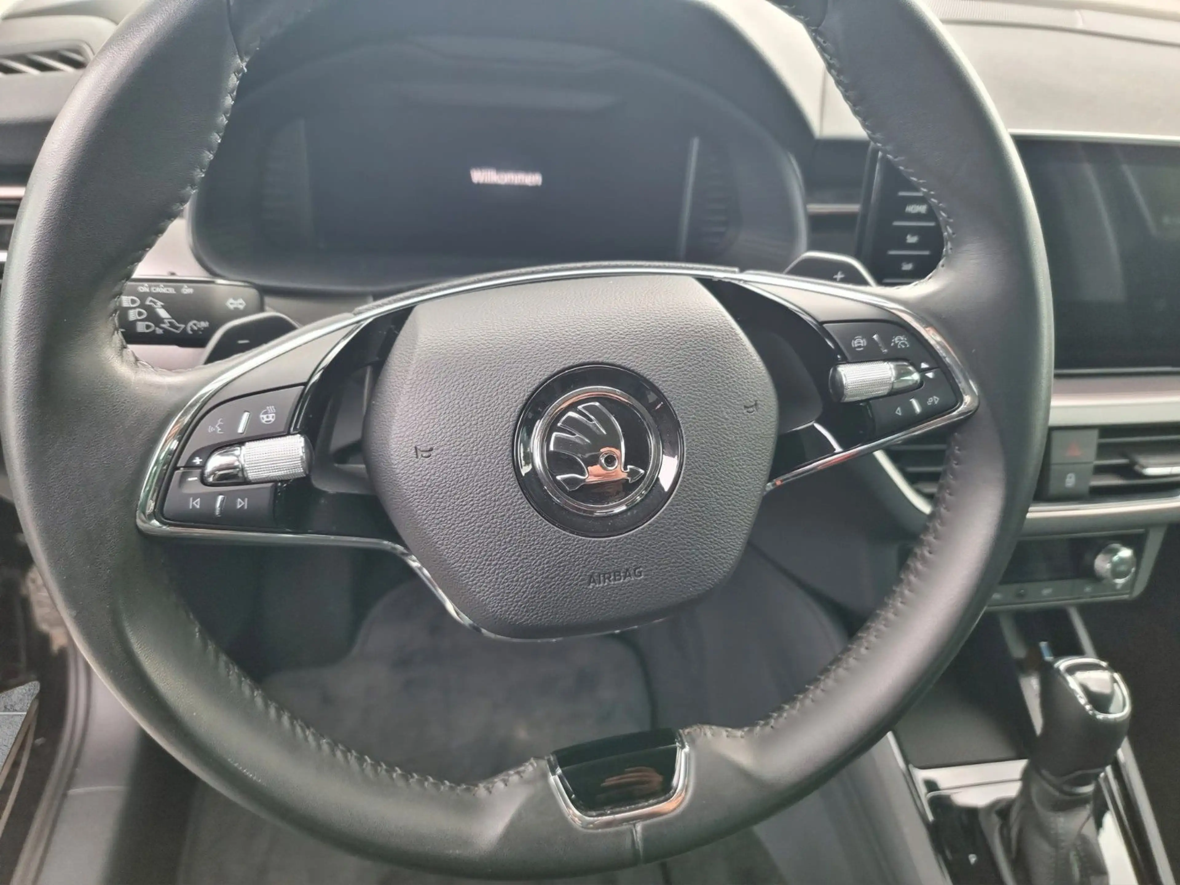 Skoda Kamiq Style CarPlay Kamera AHK Spurh. Leder — photo 9
