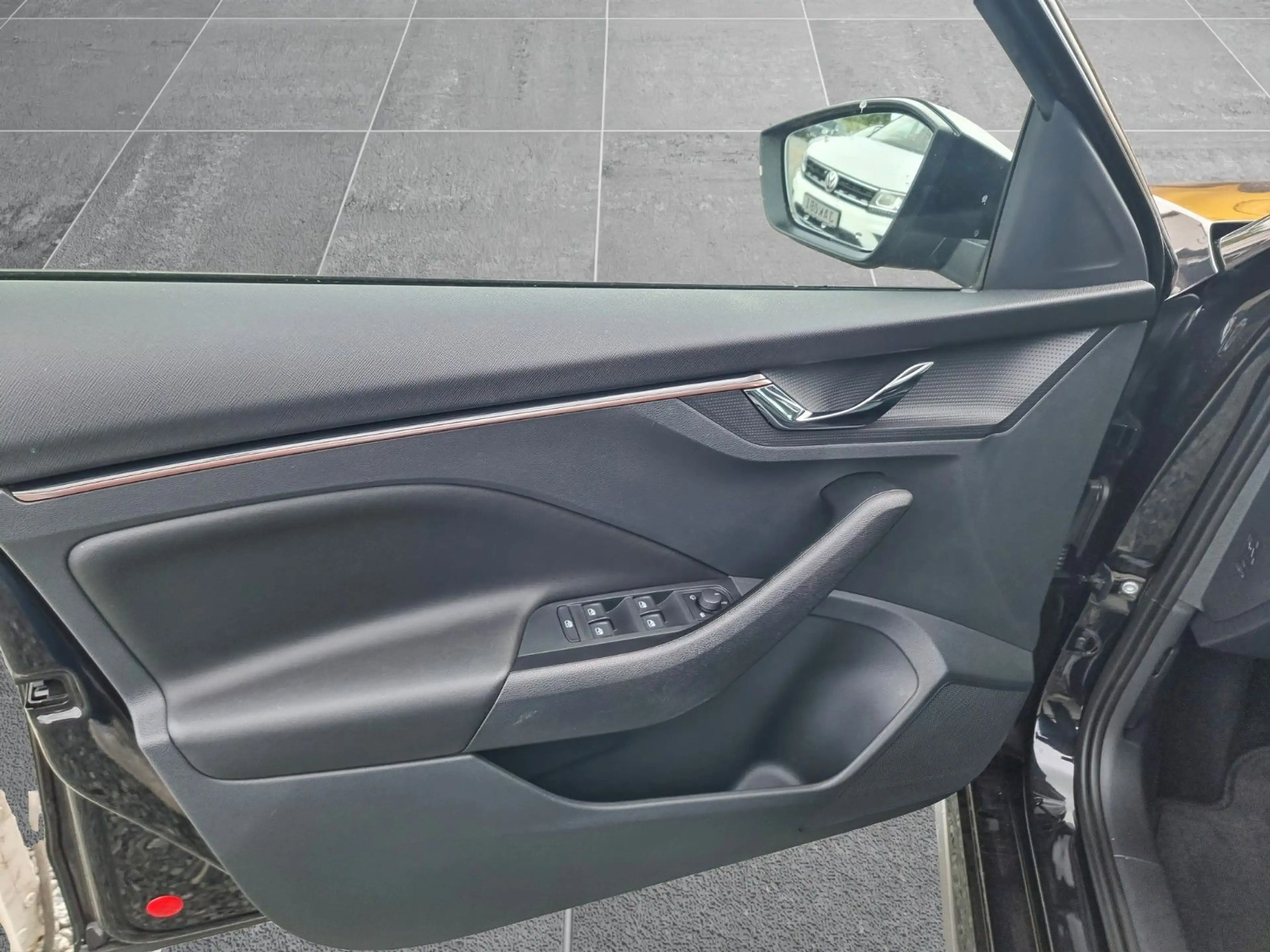 Skoda Kamiq Style CarPlay Kamera AHK Spurh. Leder — photo 7
