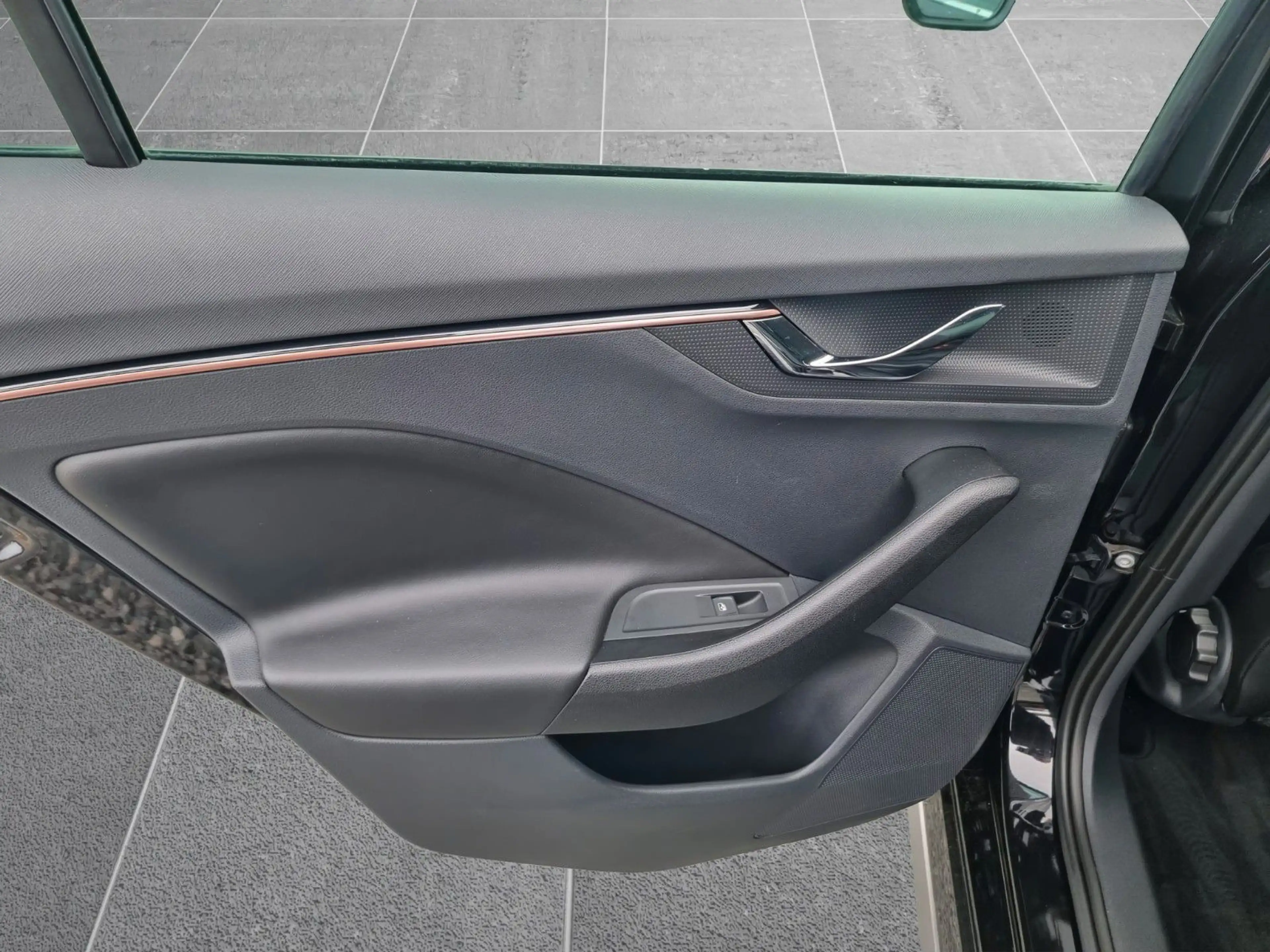Skoda Kamiq Style CarPlay Kamera AHK Spurh. Leder — photo 13