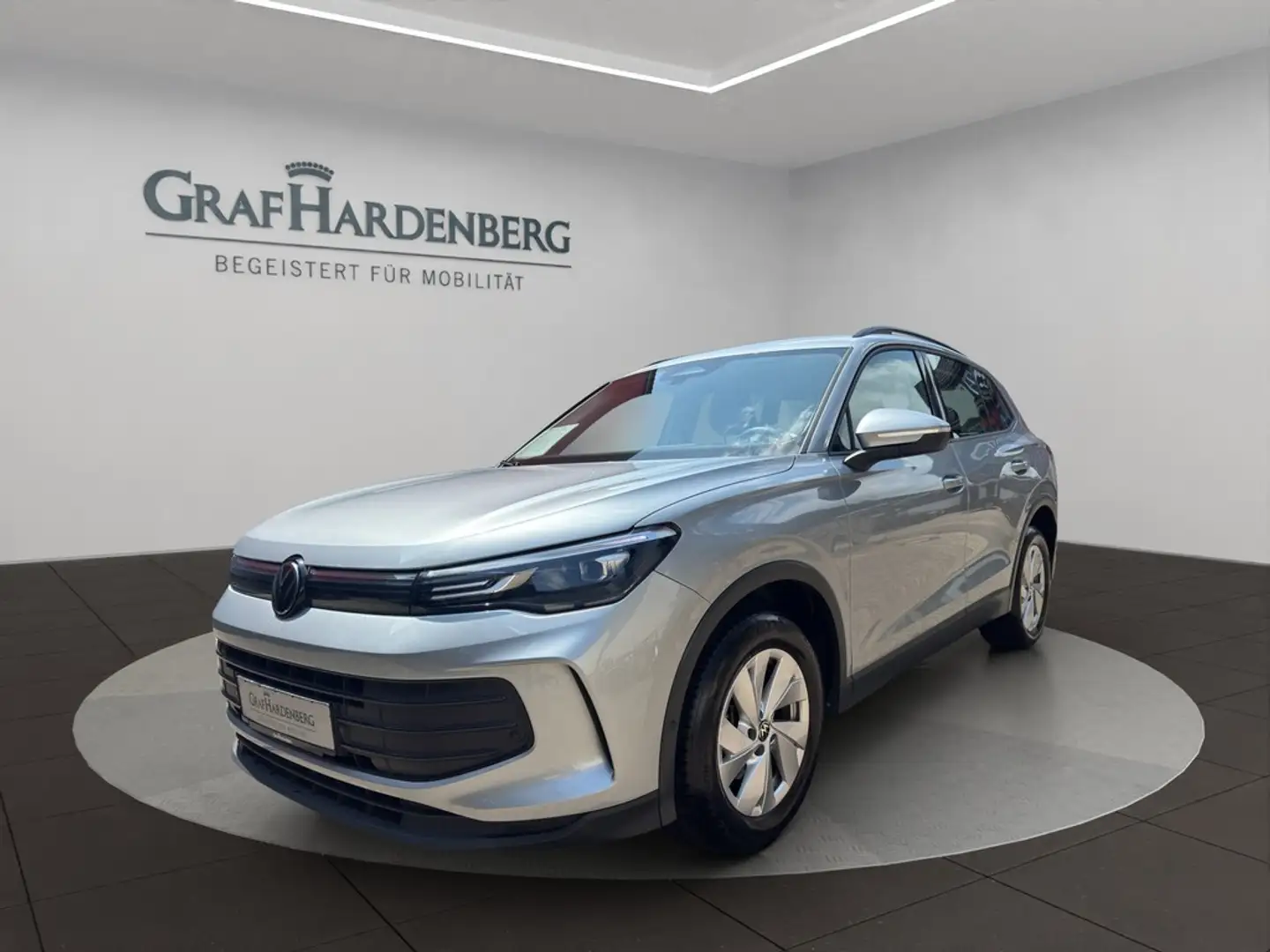 Volkswagen Tiguan 1.5 eTSI DSG neues Modell Navi AHK LED Silber - 1