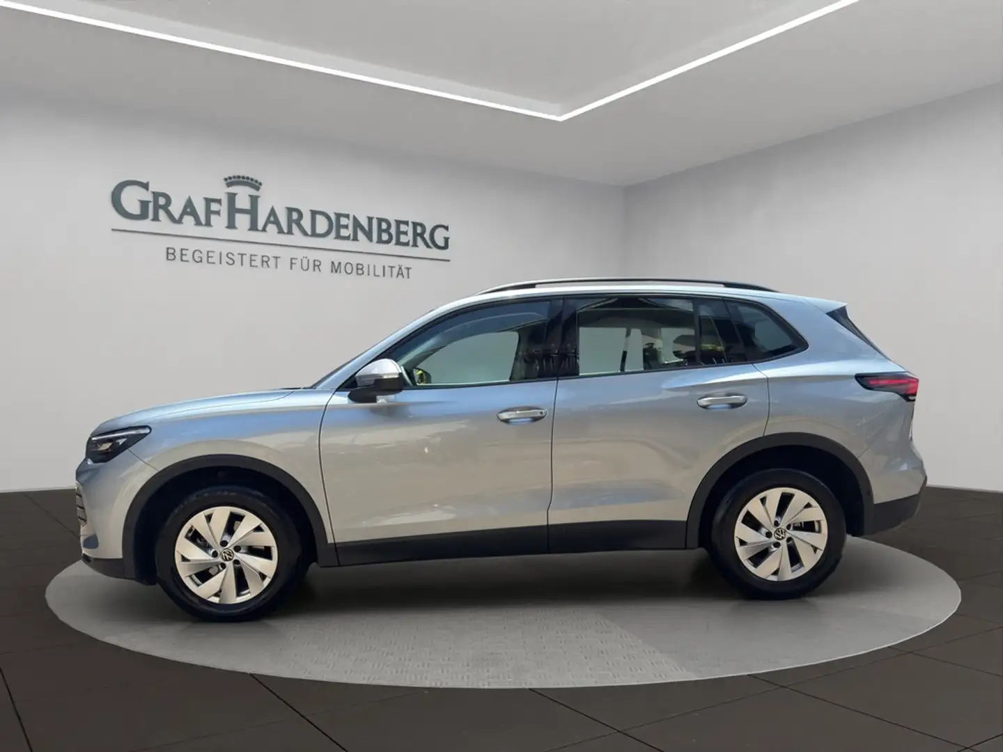 Volkswagen Tiguan 1.5 eTSI DSG neues Modell Navi AHK LED Silber - 2