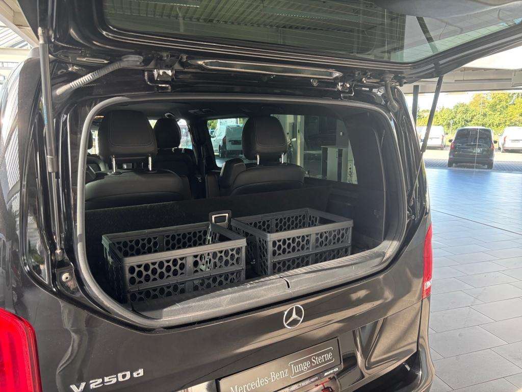 Mercedes-Benz V 250