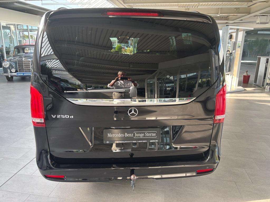 Mercedes-Benz V 250