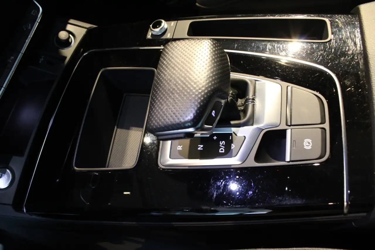 Audi Q5 снимка Audi Q5