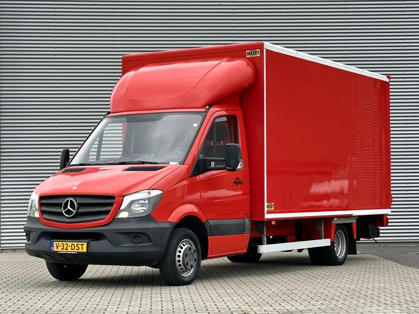 Mercedes-Benz Sprinter 516 automaat bakwagen met laadklep Rouge - 1