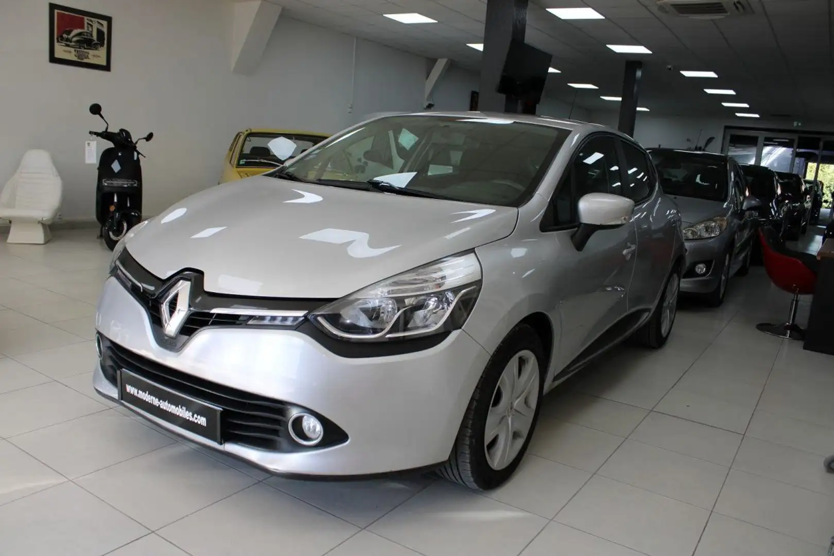 Renault Clio IV 0.9 TCE 90CH ZEN ECO² Gris - 1