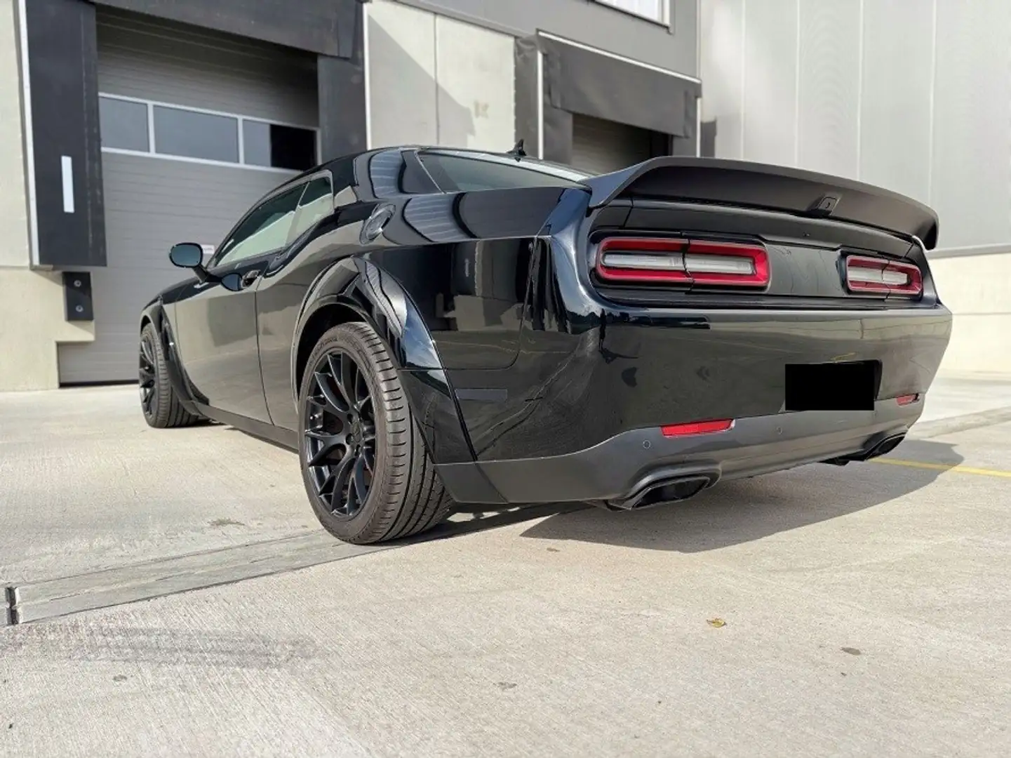 Dodge Challenger SRT all Black 6.4 - 1