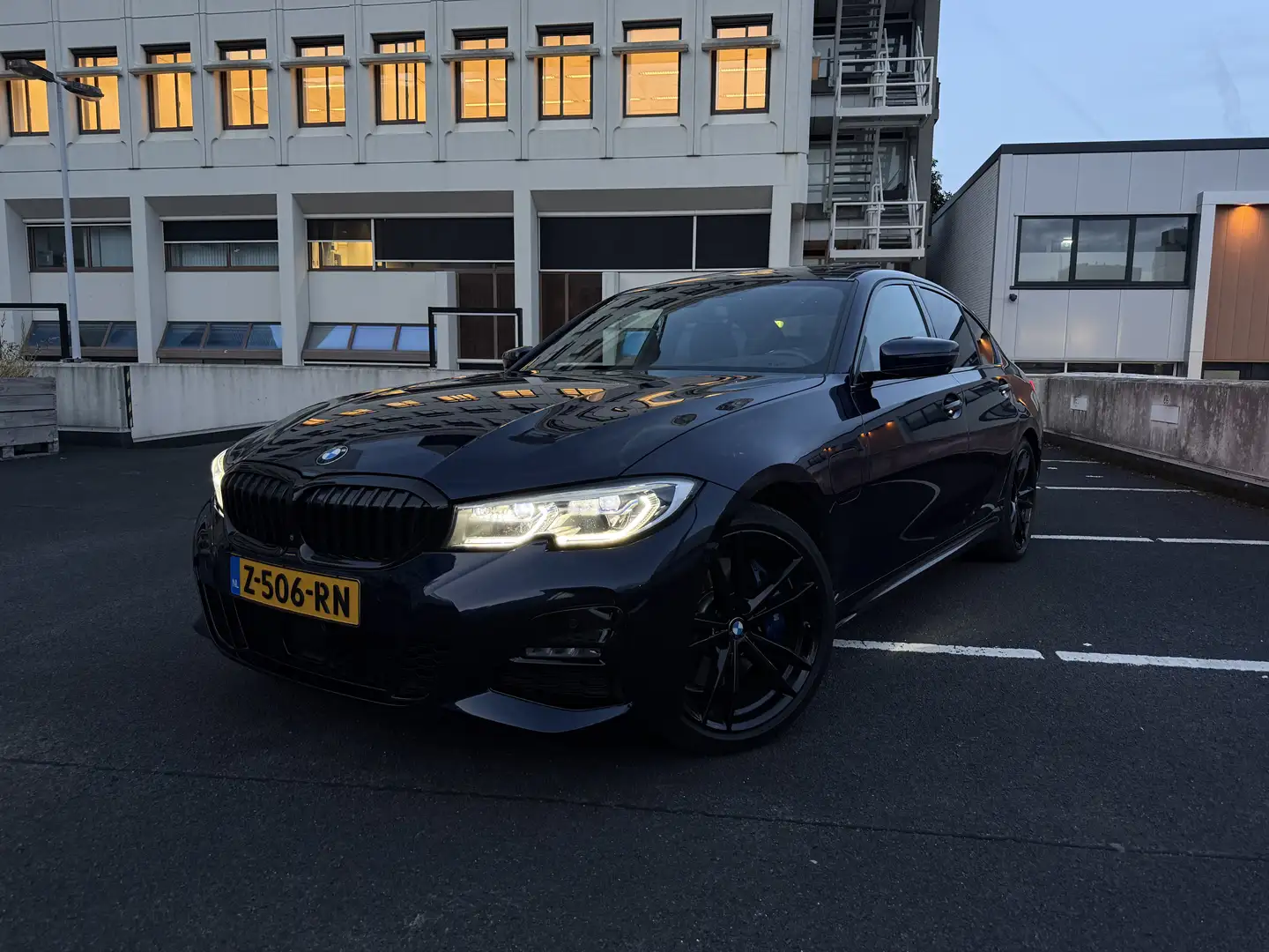 BMW 330 330 High Executive Niebieski - 2