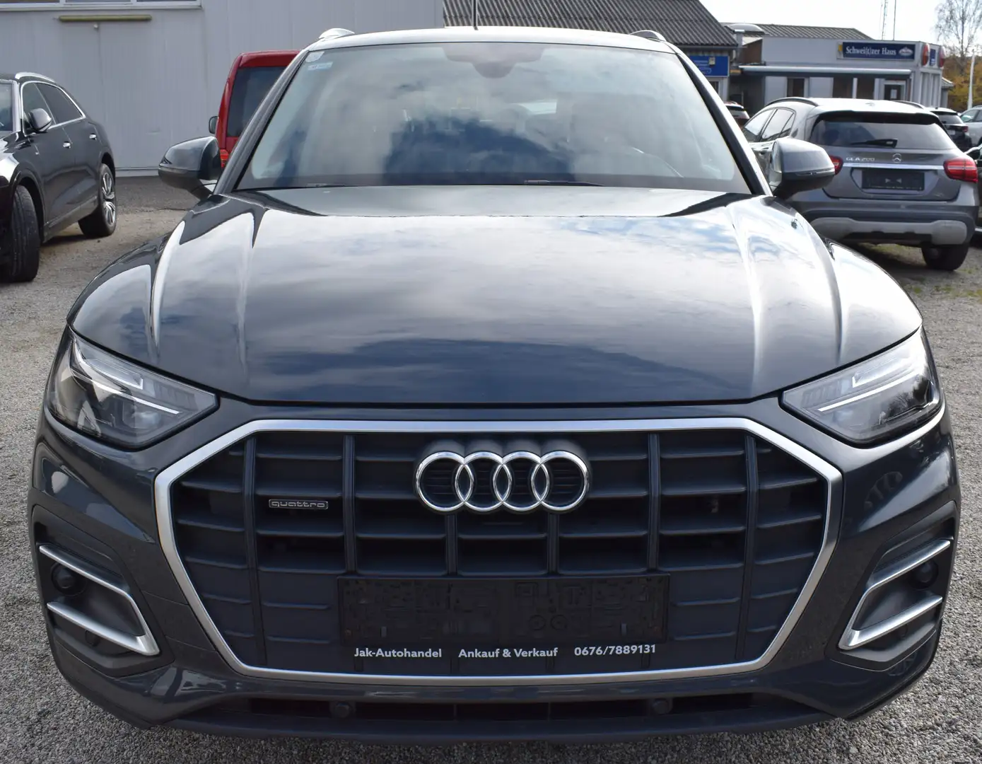 Audi Q5 40 TDI quattro intense Schwarz - 2