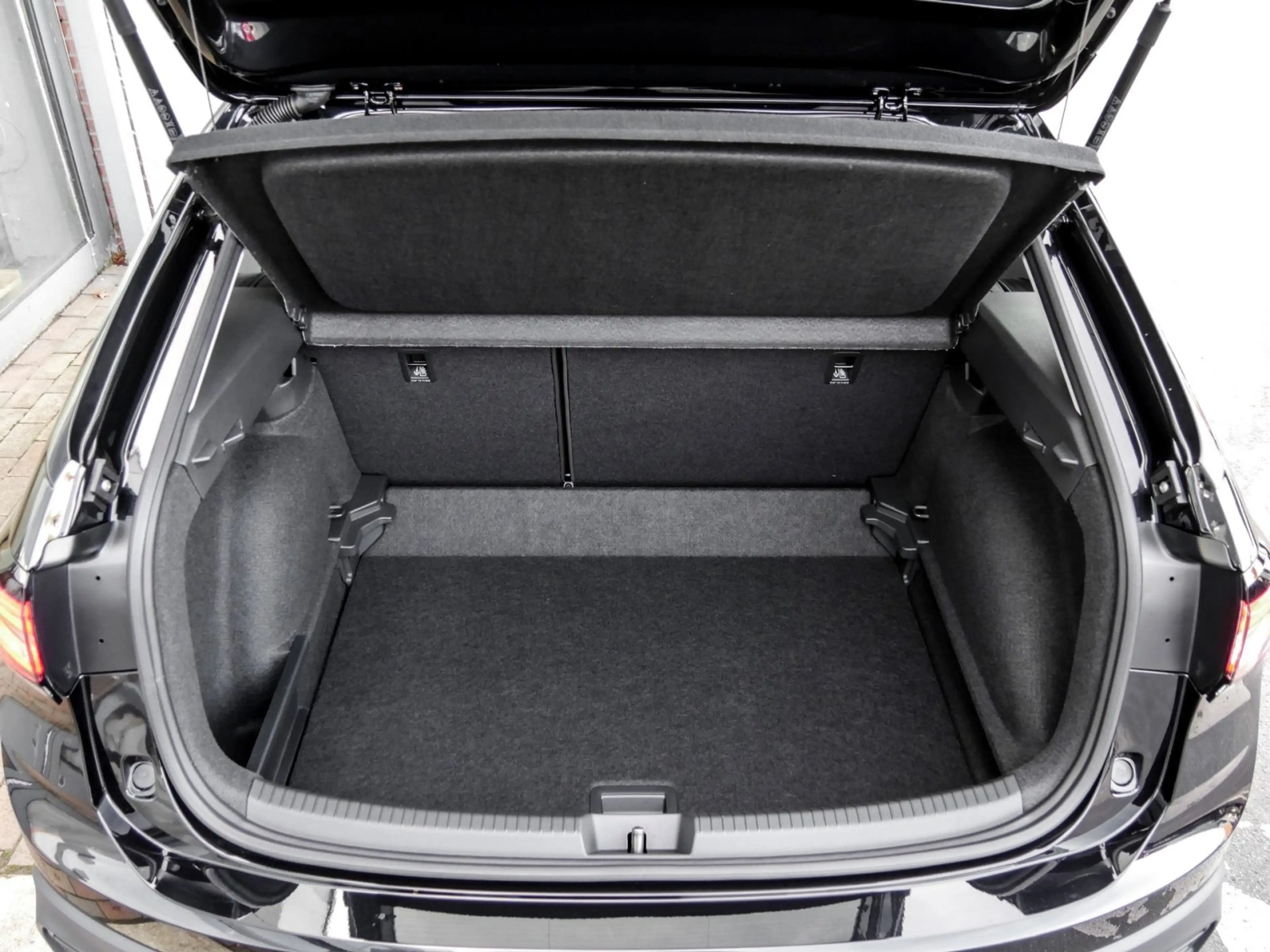 Volkswagen Taigo ENERGY 1.0 TSI DSG IQ.Light Navi AHK TravelAss. — photo 12