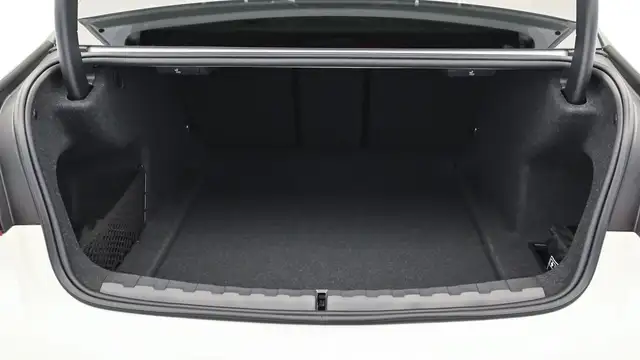 BMW 3 Series view 5