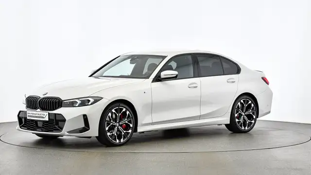 BMW 3 Series view 3