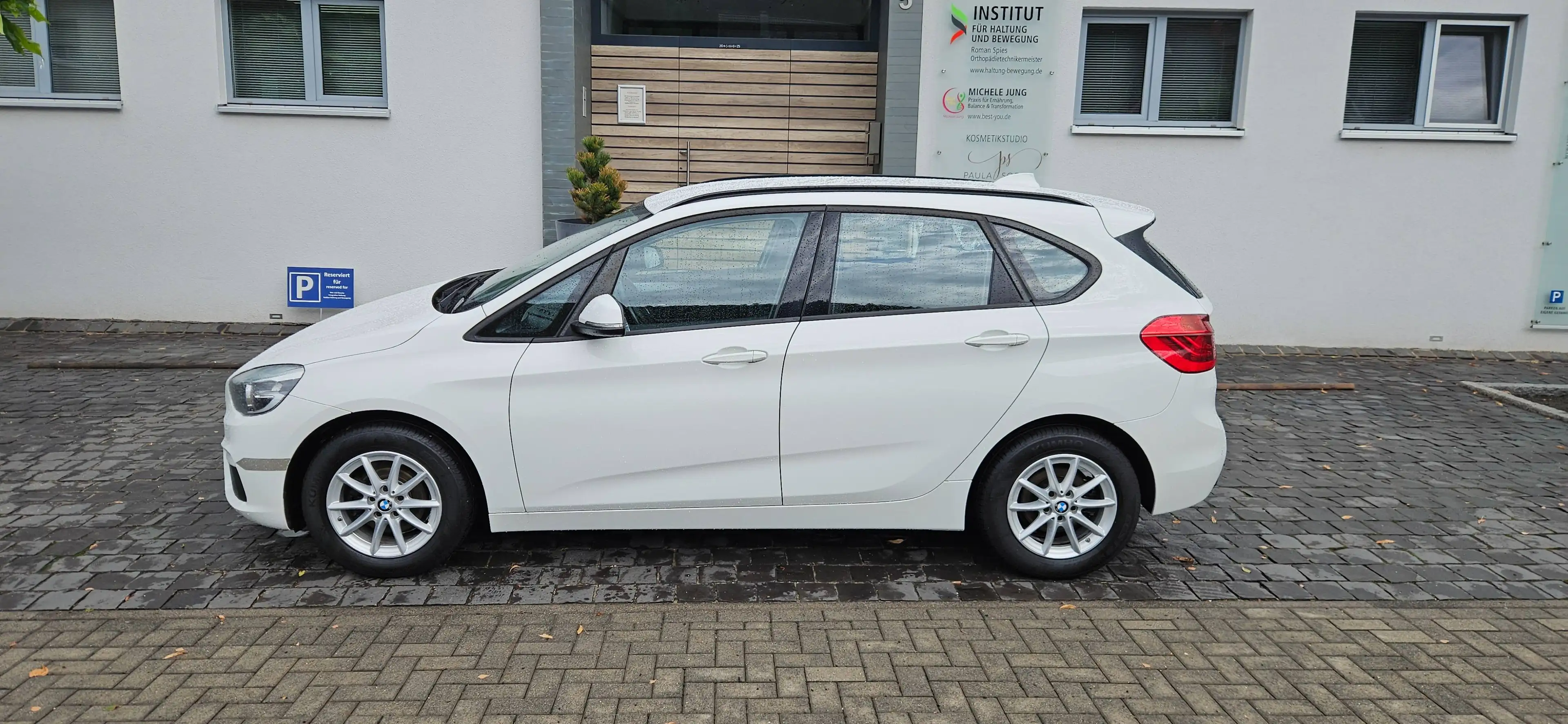 BMW 216 216 i — photo 3