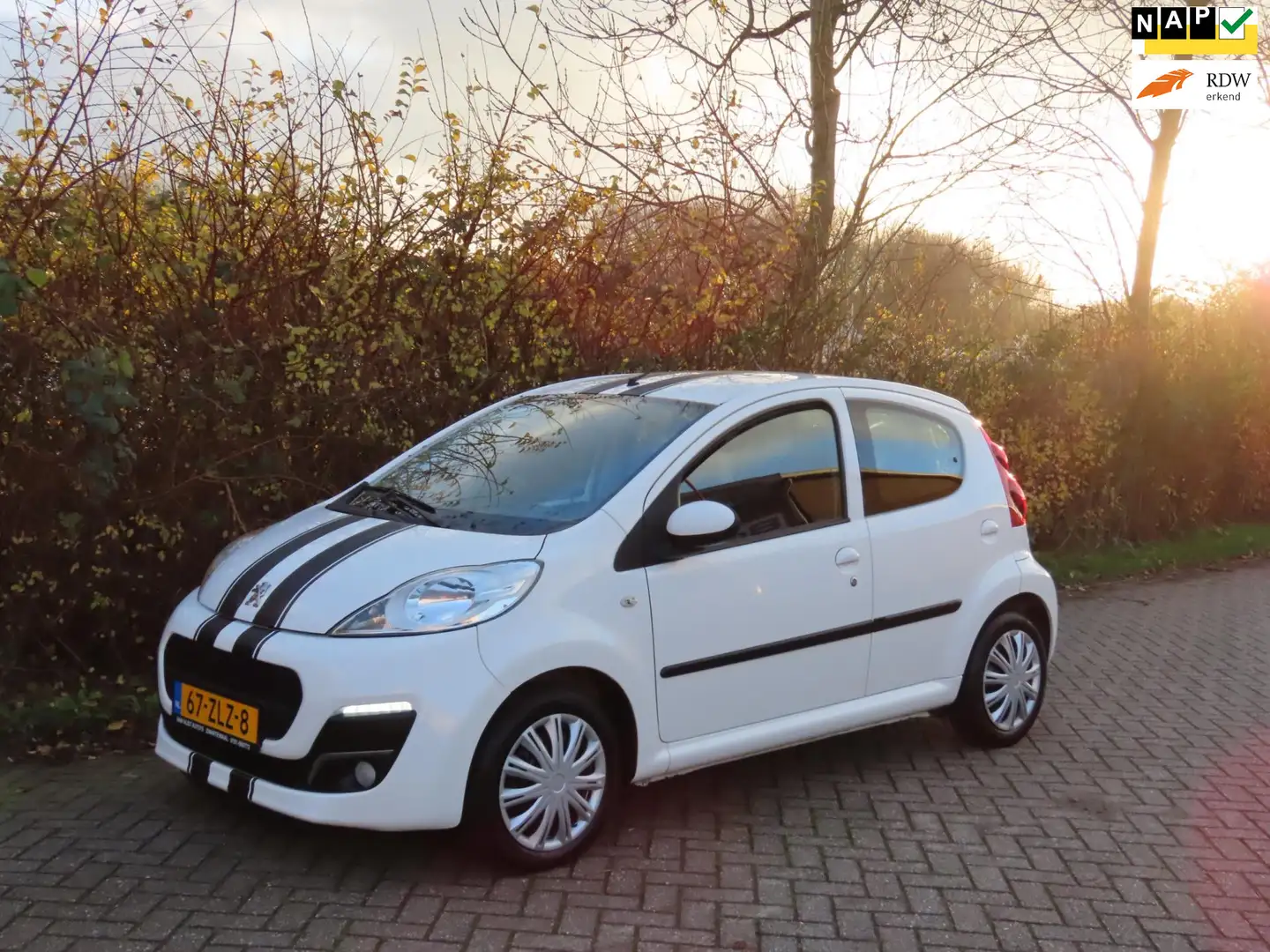 Peugeot 107 1.0 Active *2e EIG ! Blanc - 1