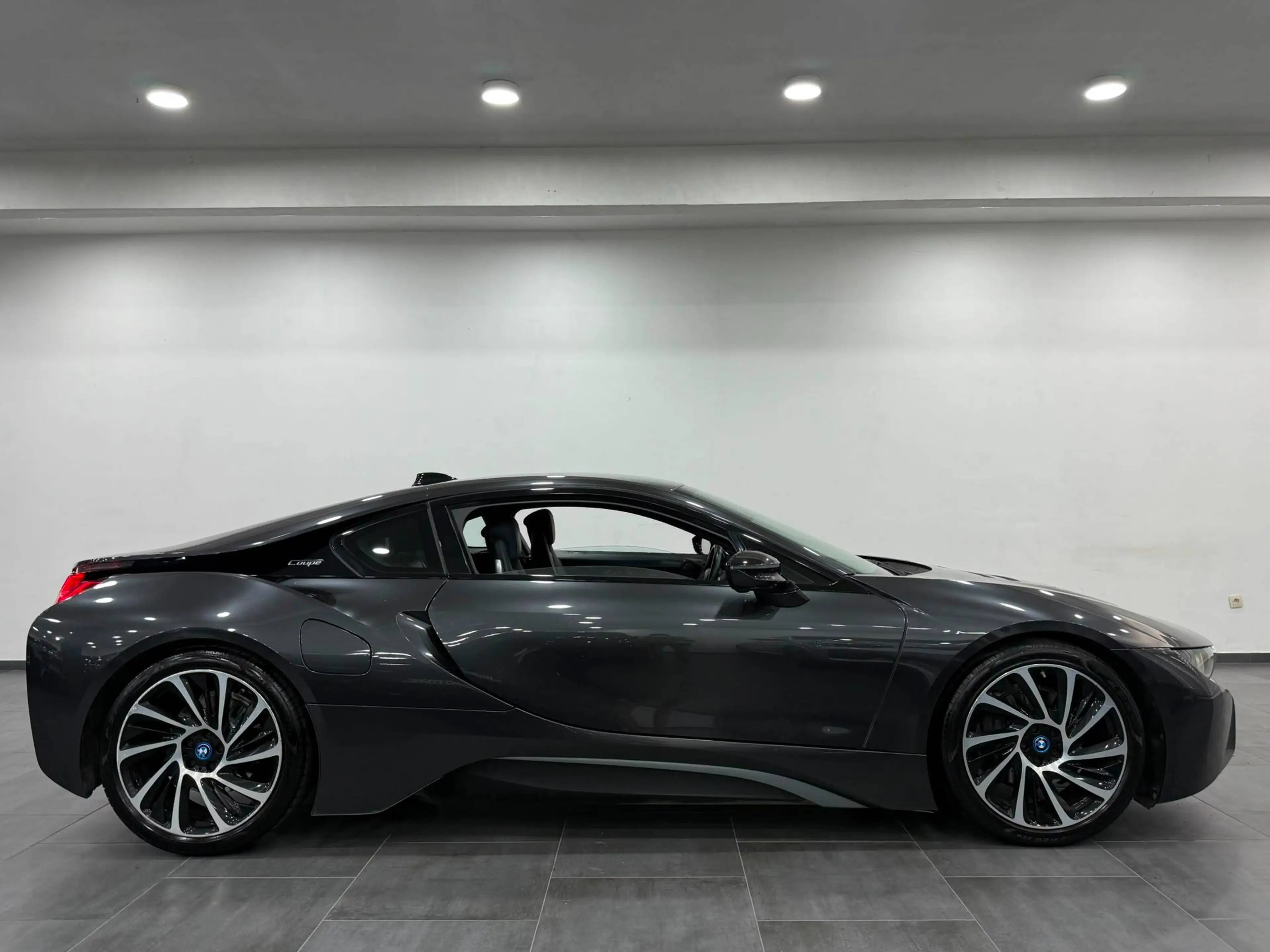 BMW i8 Coupé Facelift 2018 Carplay Touchscreen Full Service — photo 3