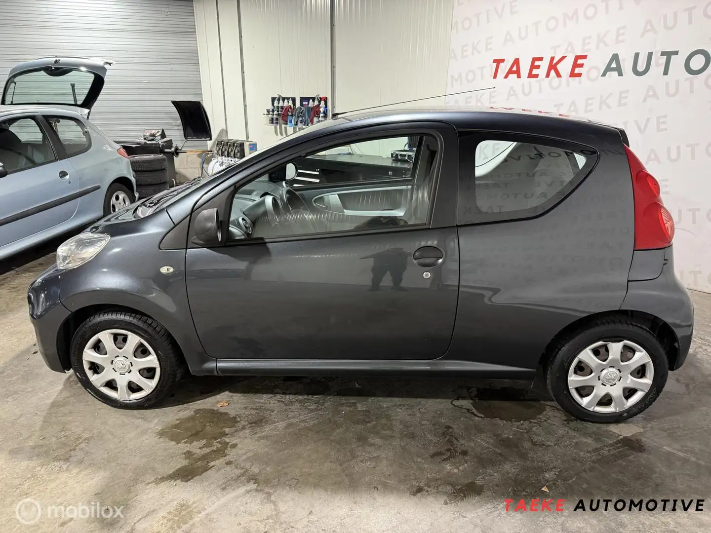 Peugeot 107 1.0-12V XR Apk/Nap/2e EIG Серый - 2