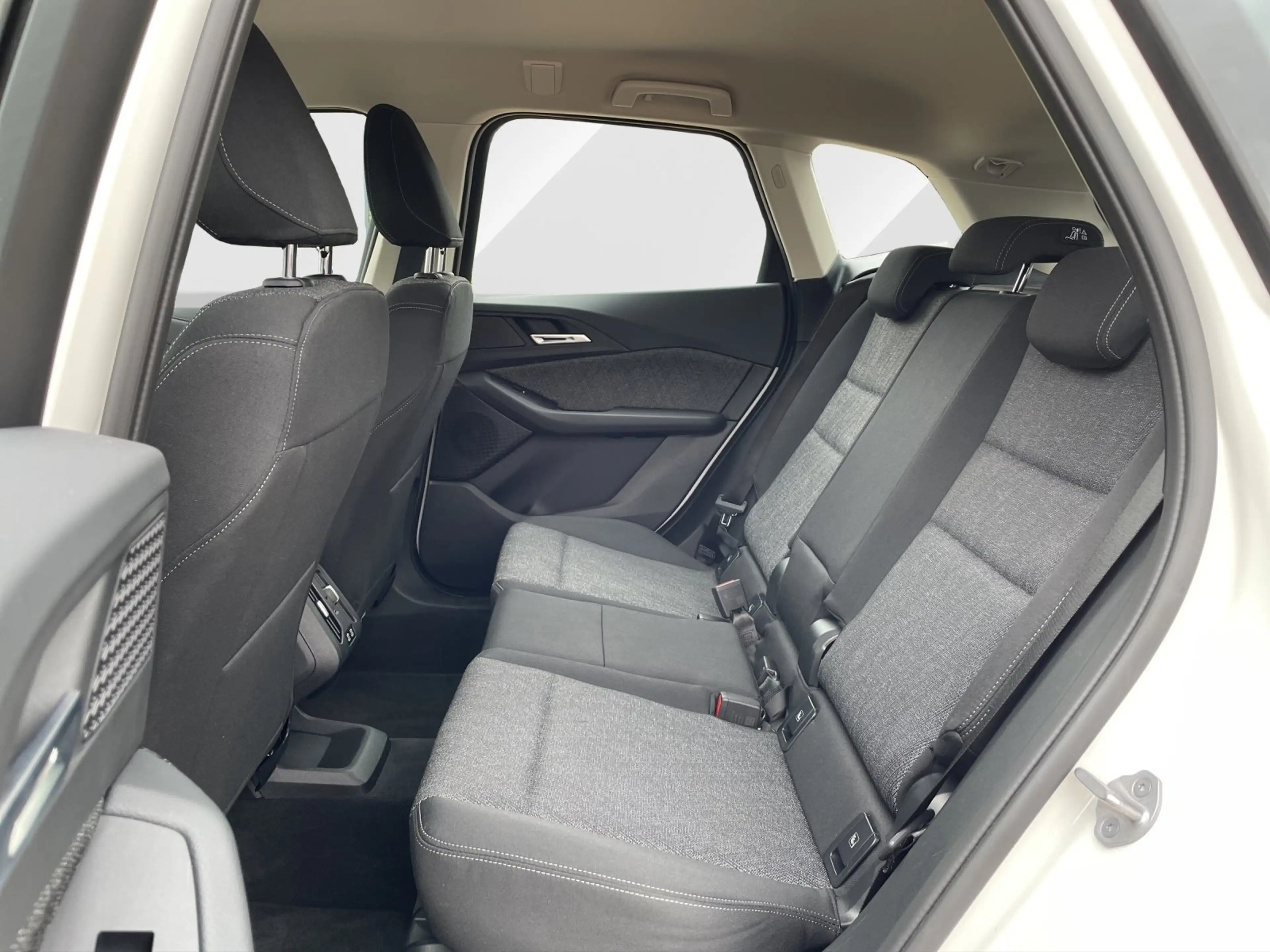 BMW 223 i xDrive Active Tourer/ AHK/ Adap. LED/ RFK — photo 13