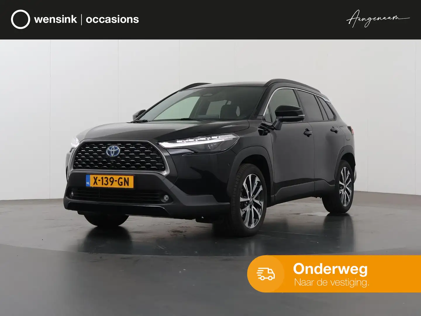 Toyota Corolla Cross Hybrid 200 Executive | Navigatie | Parkeercamera | Zwart - 1