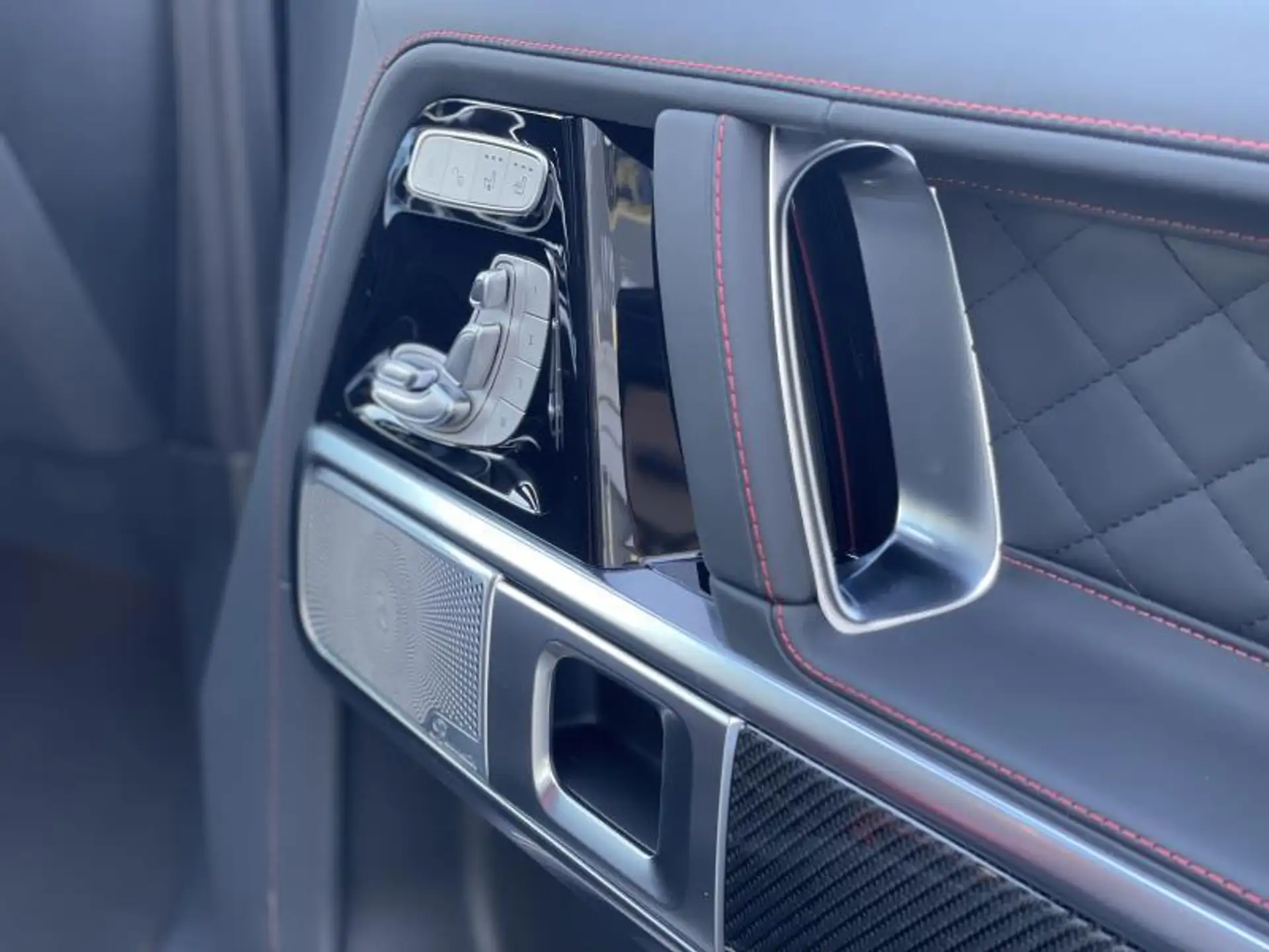 벤츠 G-Class G 63 AMG 2025 검정 사진 6
