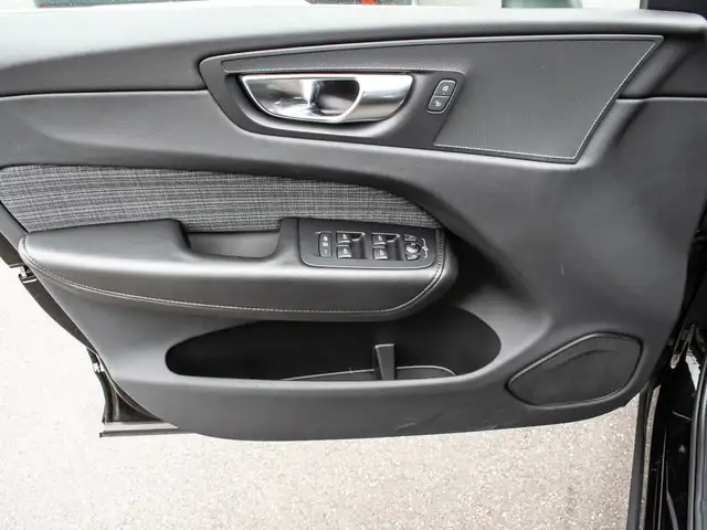Volvo XC60 view 19