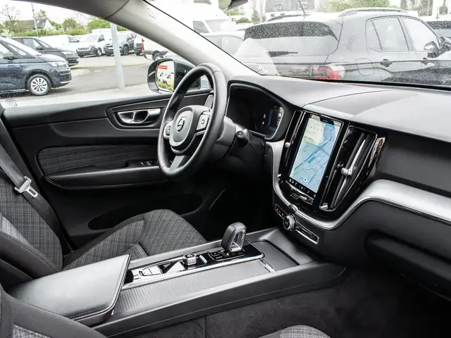 Volvo XC60 view 9