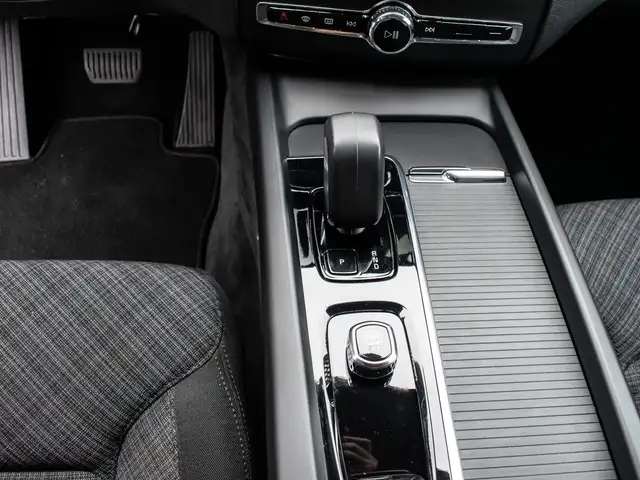 Volvo XC60 view 16