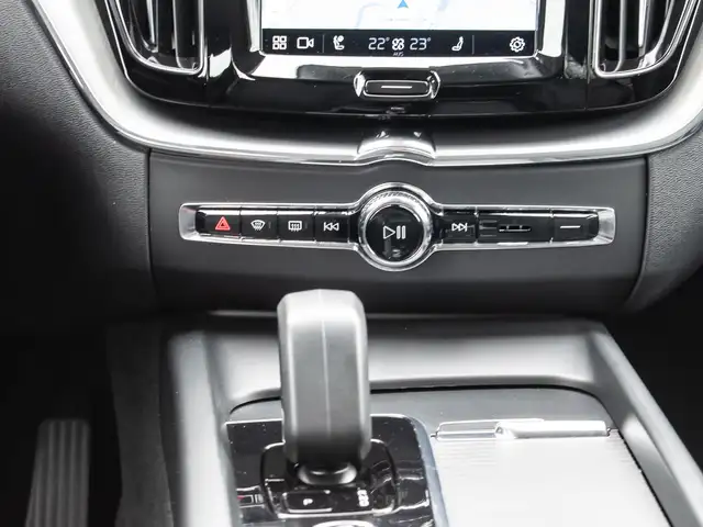 Volvo XC60 view 14