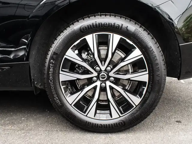 Volvo XC60 view 8