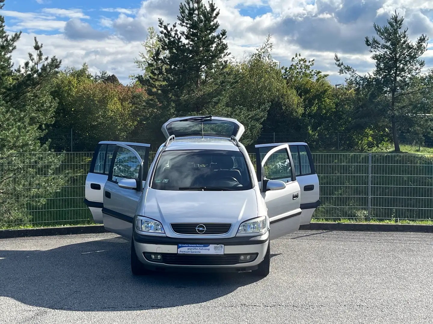 Opel Zafira Zafira 1.6 ( 16V )-Elegance -7 Sitzer Tüv neu Gris - 1