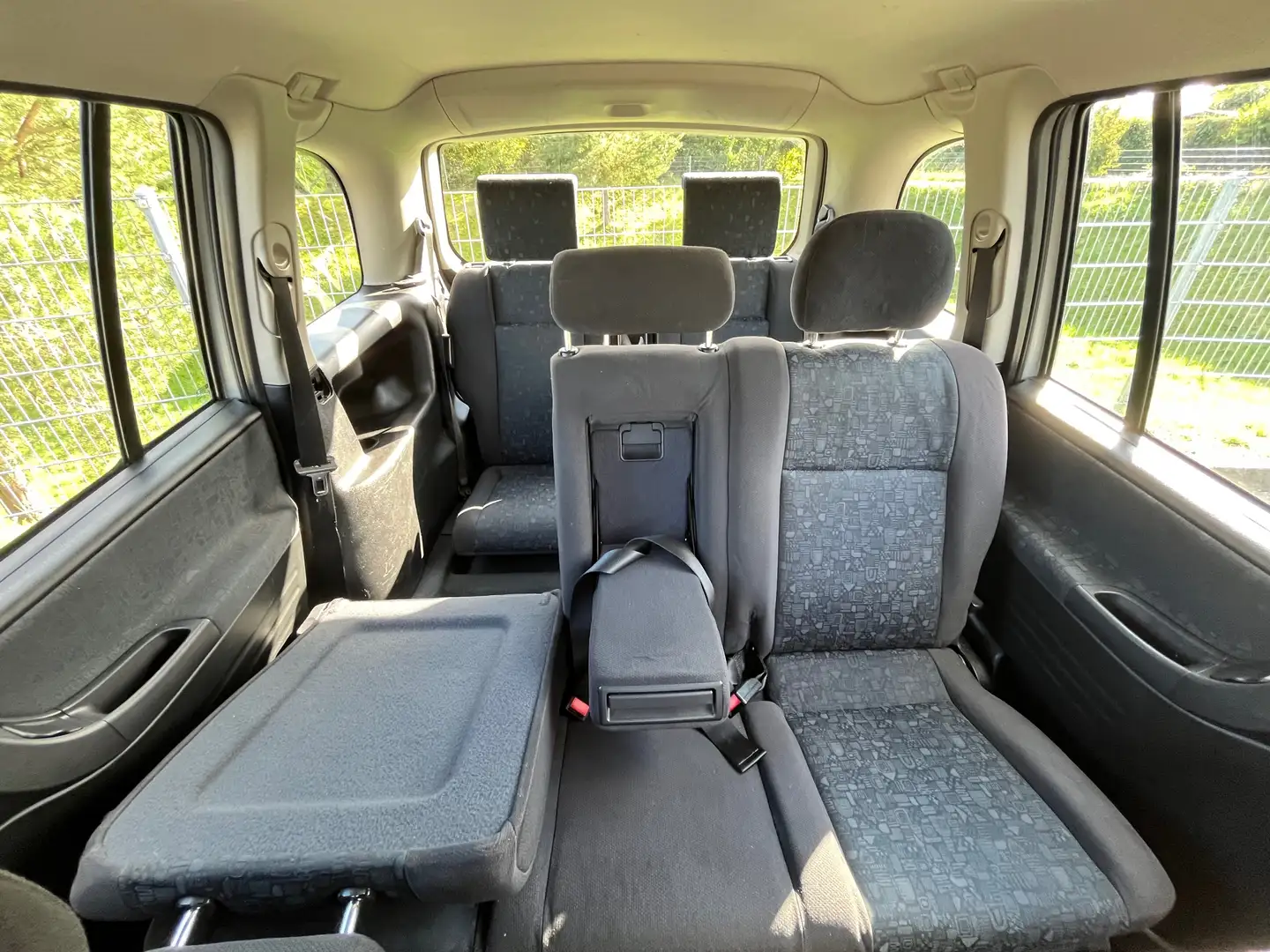 Opel Zafira Zafira 1.6 ( 16V )-Elegance -7 Sitzer Tüv neu Grau - 1